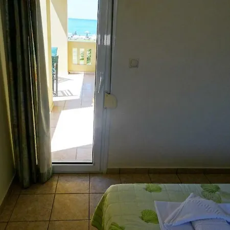 Platanias House On The Beach Exterior photo